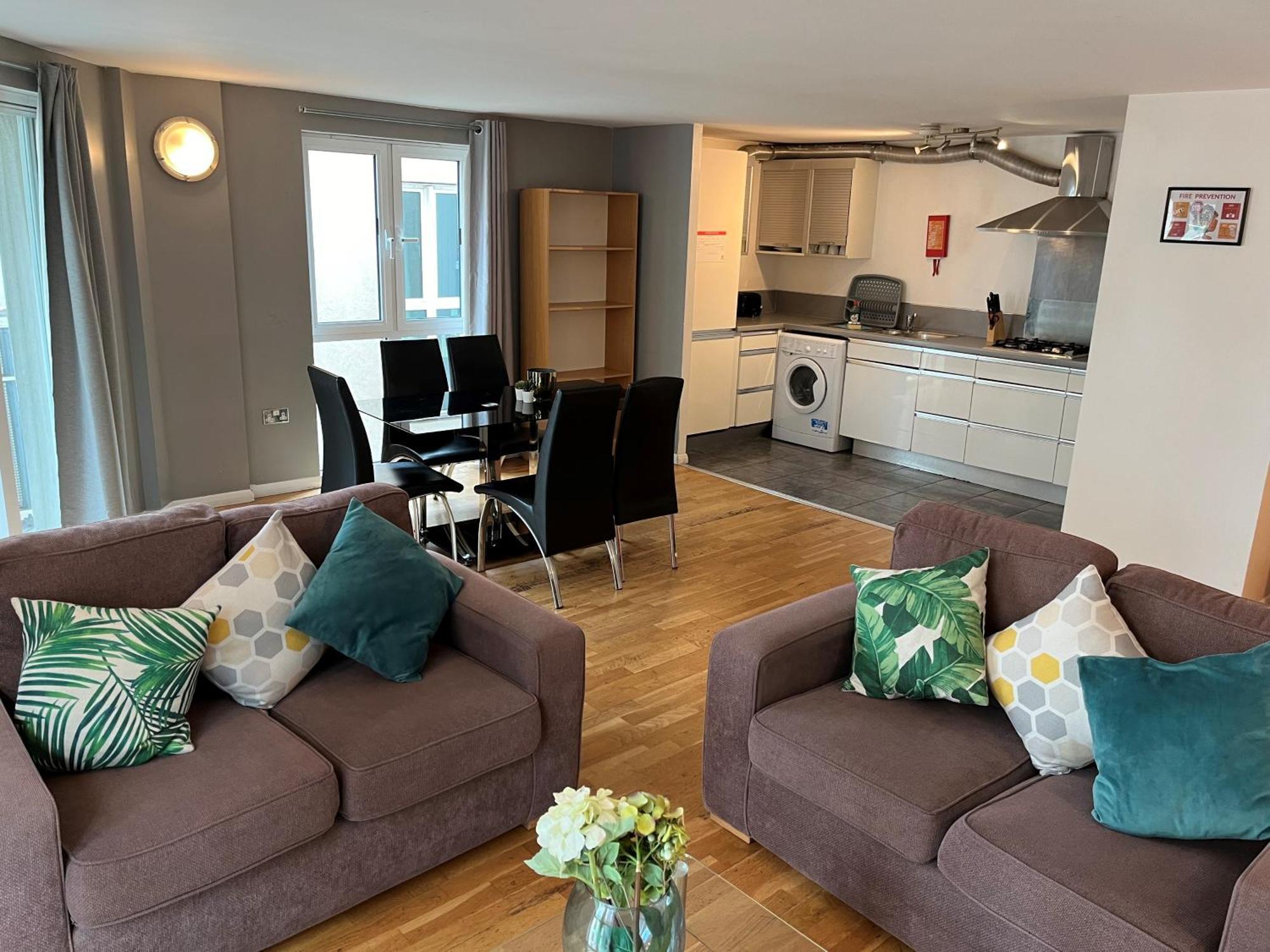 Access Apartments City Лондон Екстериор снимка